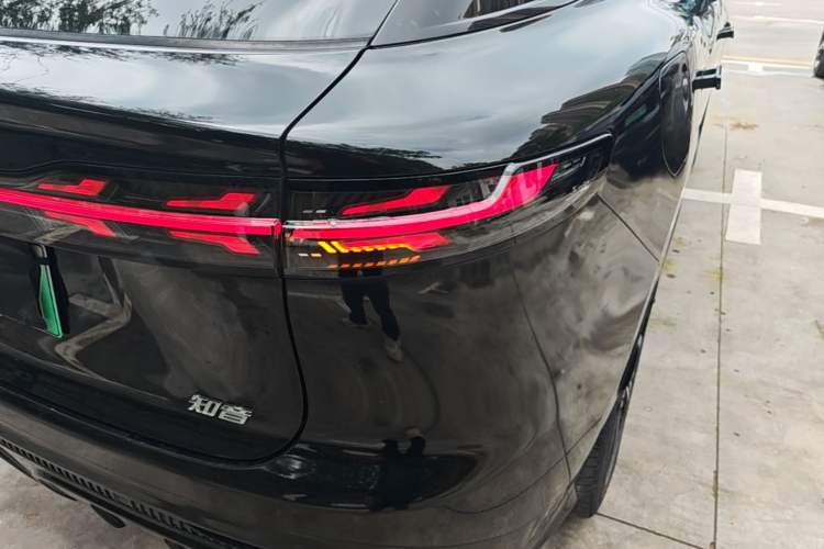 Used VOYAH COURAGE 2024 Long-Range Supercharge Edition Right Rear Taillight