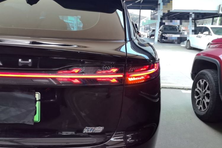 Used VOYAH COURAGE 2024 Long-Range Supercharge Edition Right Rear Taillight
