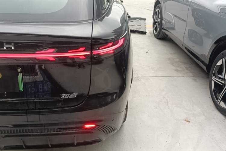 Used VOYAH COURAGE 2024 Long-Range Supercharge Edition Right Rear Taillight