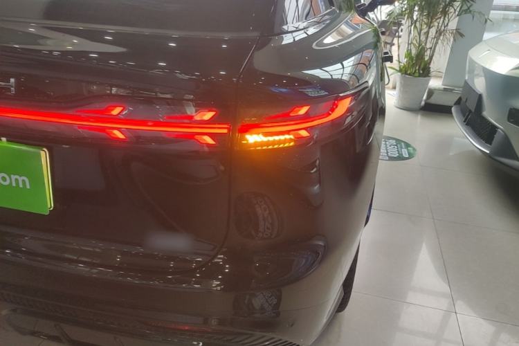 Used VOYAH COURAGE 2024 Four-Wheel Drive Global Edition Right Rear Taillight