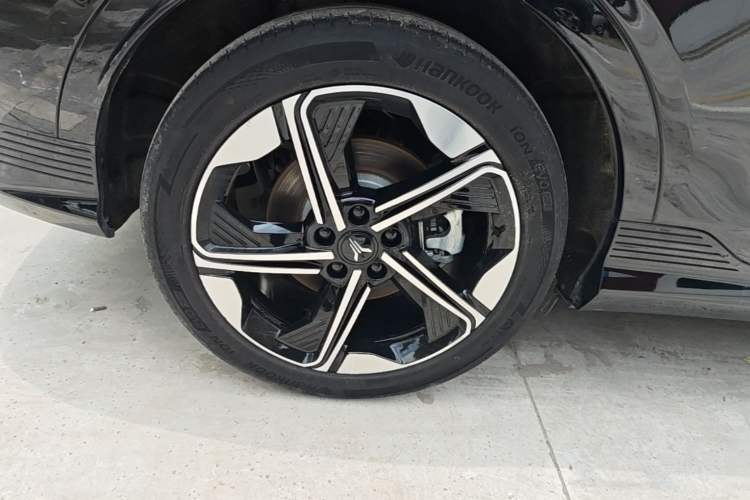 Used VOYAH COURAGE 2024 Long-Range Supercharge Edition Right Rear Wheel Hub