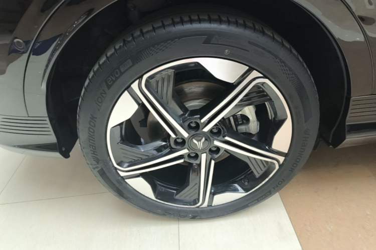 Used VOYAH COURAGE 2024 Long-Range Supercharge Edition Right Rear Wheel Hub