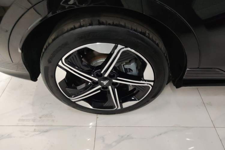 Used VOYAH COURAGE 2024 Long-Range Smart Edition Right Rear Wheel Hub