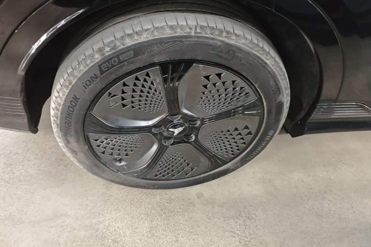 Used VOYAH COURAGE 2024 Long-Range Smart Edition Right Rear Wheel Hub