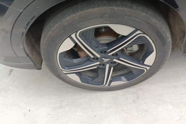 Used VOYAH COURAGE 2024 Long-Range Supercharge Edition Right Rear Wheel Hub
