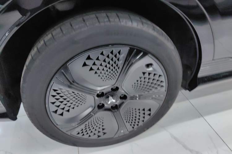 Used VOYAH COURAGE 2024 Four-Wheel Drive Global Edition Right Rear Wheel Hub