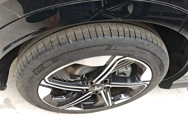 Used VOYAH COURAGE 2024 Long-Range Supercharge Edition Right Rear Wheel Hub