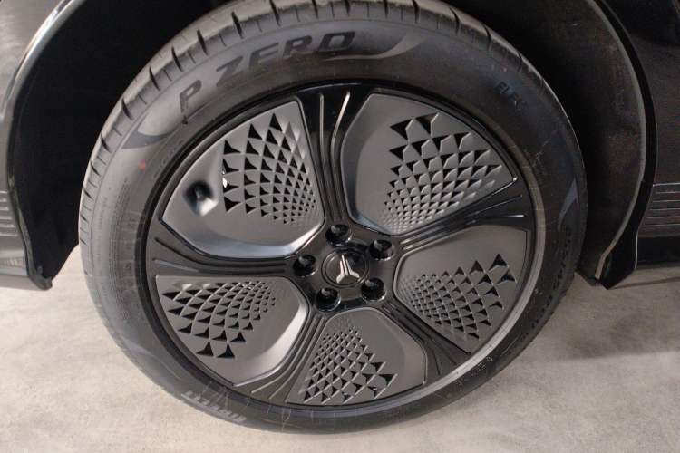 Used VOYAH COURAGE 2024 Four-Wheel Drive Global Edition Right Rear Wheel Hub