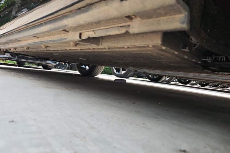 Used VOYAH COURAGE 2024 Long-Range Supercharge Edition Right Side Sill