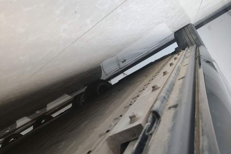 Used VOYAH COURAGE 2024 Long-Range Smart Edition Right Side Sill