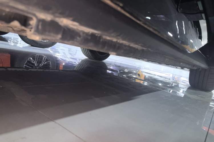 Used VOYAH COURAGE 2024 Four-Wheel Drive Global Edition Right Side Sill