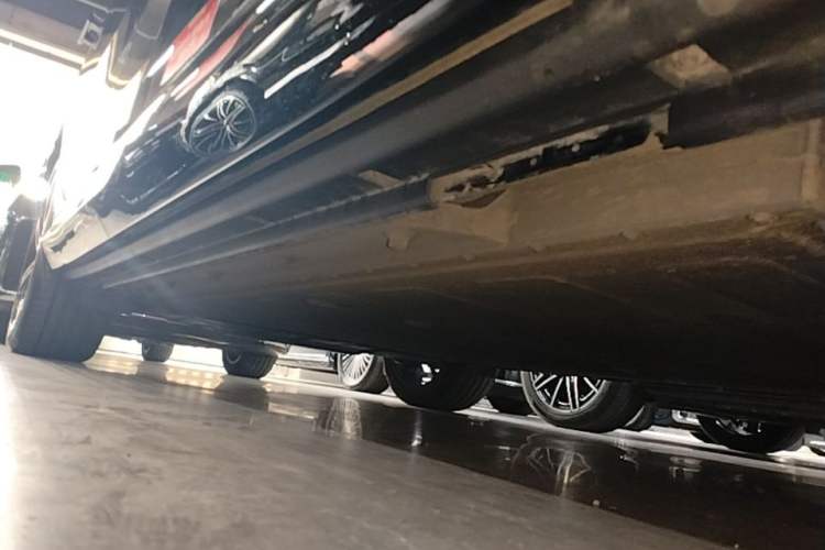 Used VOYAH COURAGE 2024 Long-Range Supercharge Edition Right Side Sill