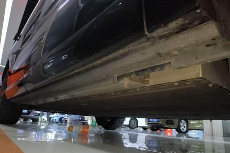 Used VOYAH COURAGE 2024 Four-Wheel Drive Global Edition Right Side Sill