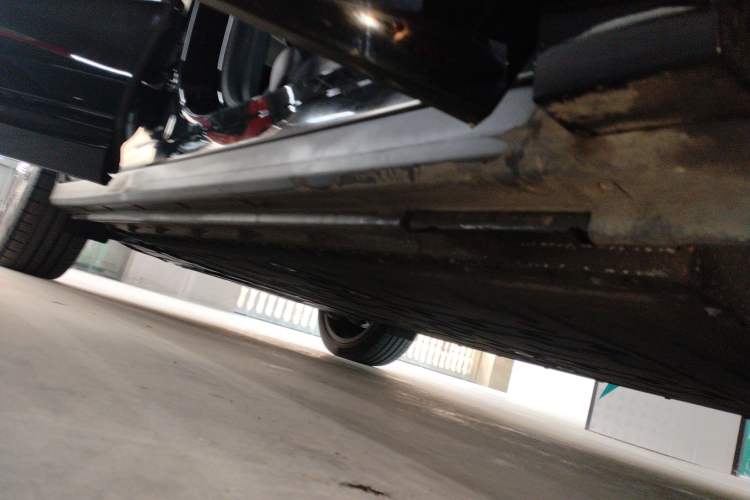 Used VOYAH COURAGE 2024 Four-Wheel Drive Global Edition Right Side Sill