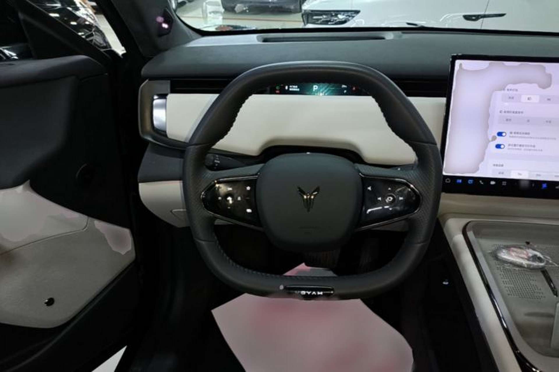 Used VOYAH COURAGE 2024 Long-Range Supercharge Edition Steering Wheel
