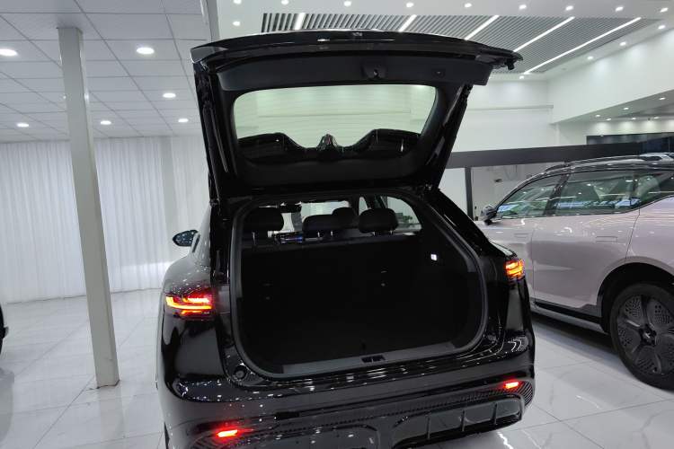 Used VOYAH COURAGE 2024 Four-Wheel Drive Global Edition Trunk