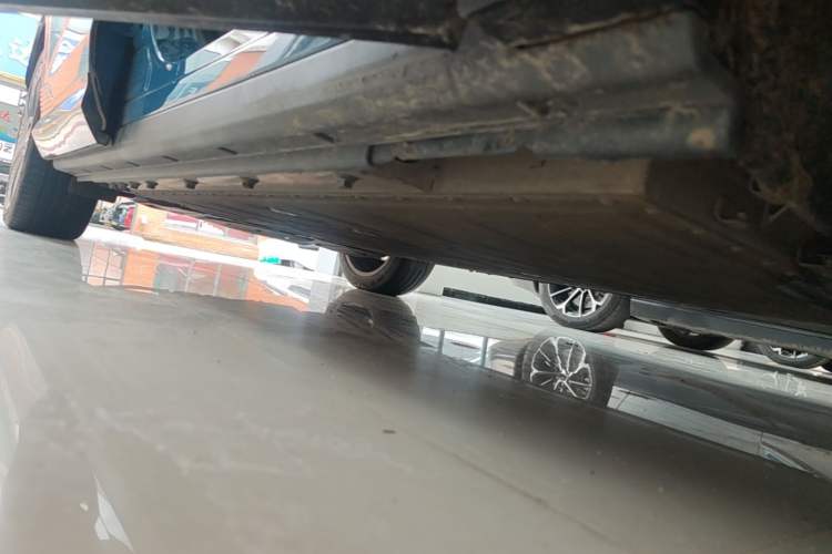 Used VOYAH COURAGE 2024 Long-Range Supercharge Edition Left Side Sill