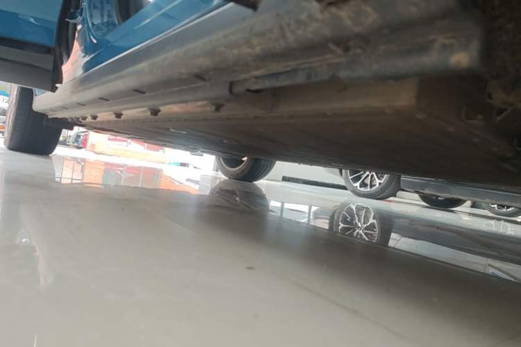 Used VOYAH COURAGE 2024 Long-Range Supercharge Edition Right Side Sill