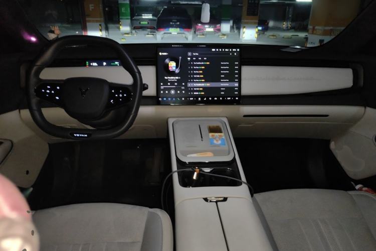 Used VOYAH COURAGE 2024 Four-Wheel Drive Global Edition Center Console