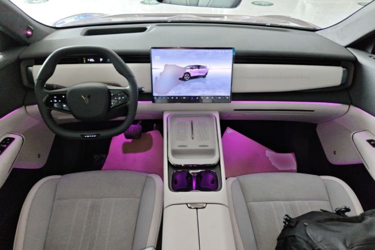 Used VOYAH COURAGE 2024 Four-Wheel Drive Global Edition Center Console