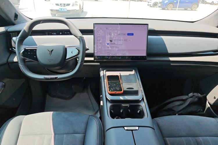 Used VOYAH COURAGE 2024 Long-Range Supercharge Edition Center Console