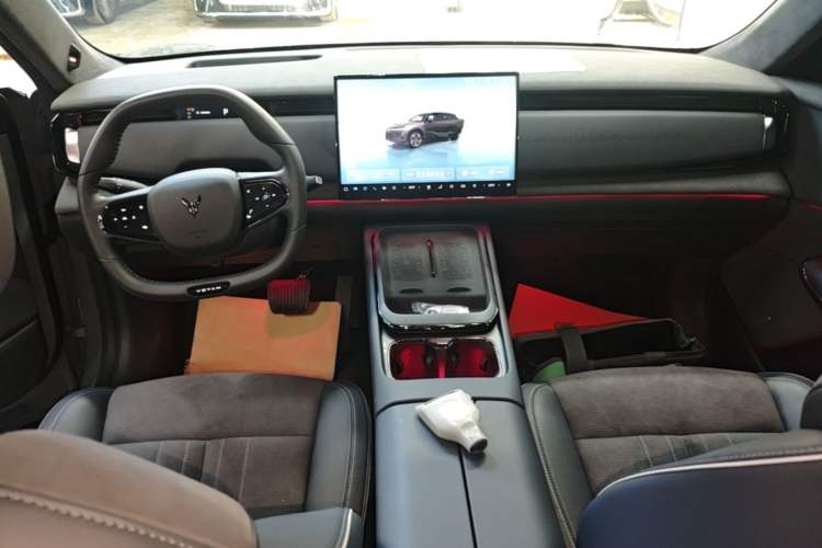 Used VOYAH COURAGE 2024 Long-Range Supercharge Edition Center Console