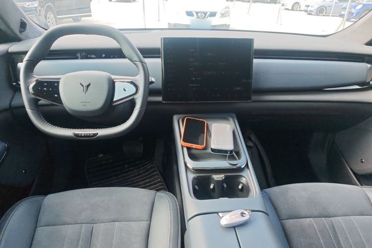 Used VOYAH COURAGE 2024 Long-Range Supercharge Edition Center Console