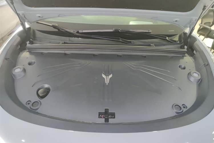 Used VOYAH COURAGE 2024 Long-Range Supercharge Edition Engine Bay