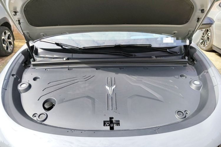 Used VOYAH COURAGE 2024 Long-Range Smart Edition Engine Bay