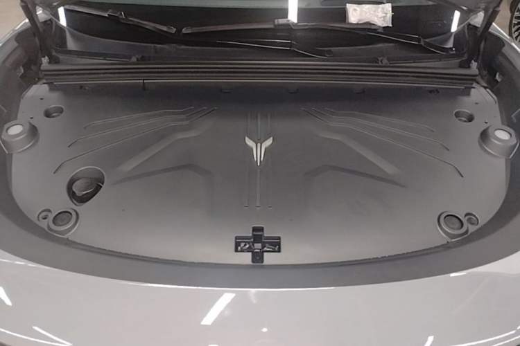 Used VOYAH COURAGE 2024 Long-Range Supercharge Edition Engine Bay