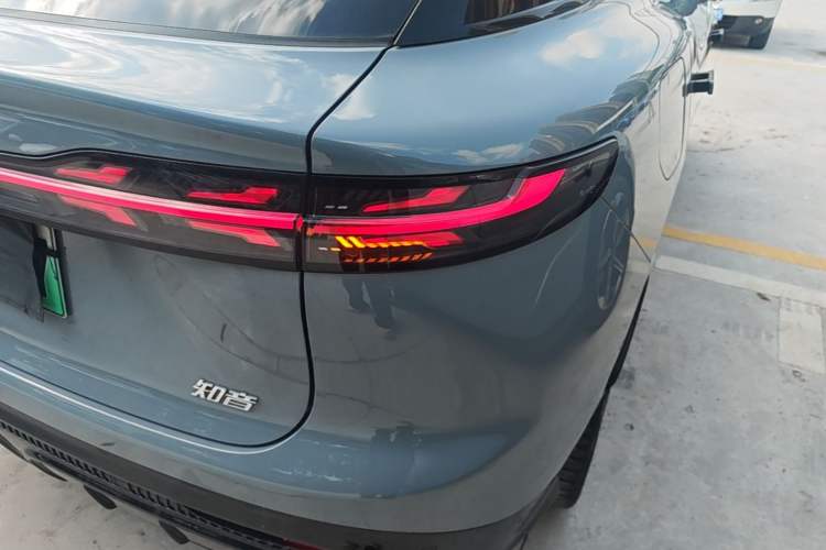 Used VOYAH COURAGE 2024 Long-Range Supercharge Edition Exterior 3