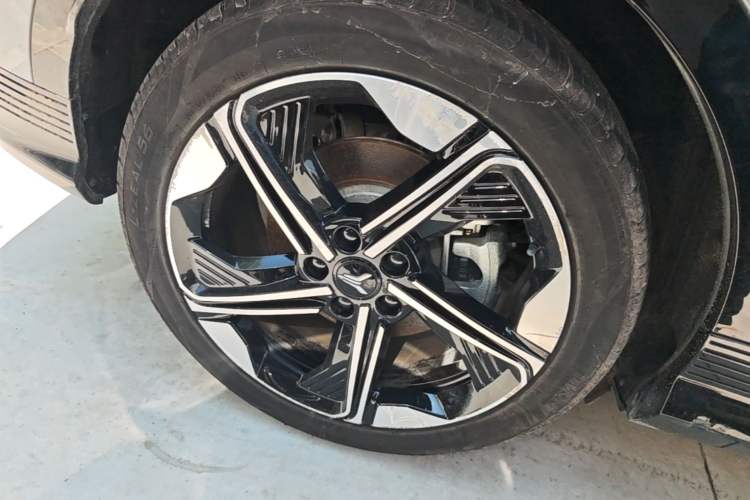 Used VOYAH COURAGE 2024 Long-Range Supercharge Edition Exterior 5