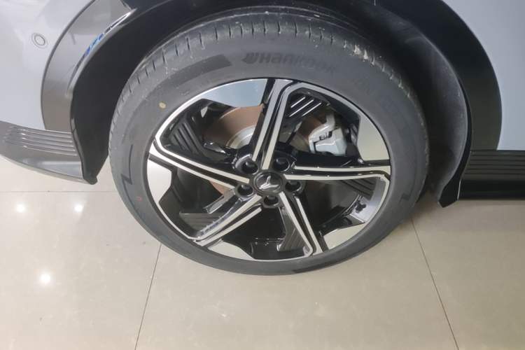 Used VOYAH COURAGE 2024 Long-Range Supercharge Edition Exterior 5