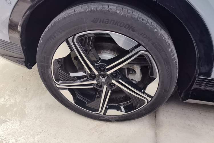 Used VOYAH COURAGE 2024 Long-Range Supercharge Edition Exterior 5