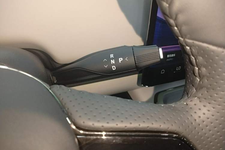 Used VOYAH COURAGE 2024 Long-Range Supercharge Edition Gear Lever