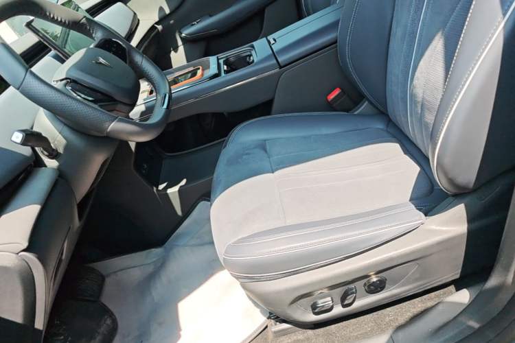 Used VOYAH COURAGE 2024 Long-Range Supercharge Edition Left Front Seat