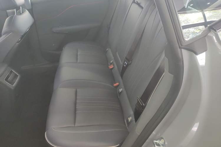 Used VOYAH COURAGE 2024 Long-Range Smart Edition Left Rear Seat