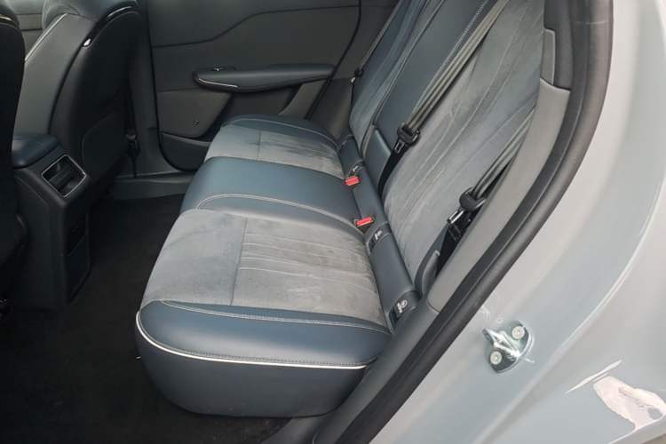 Used VOYAH COURAGE 2024 Long-Range Supercharge Edition Left Rear Seat