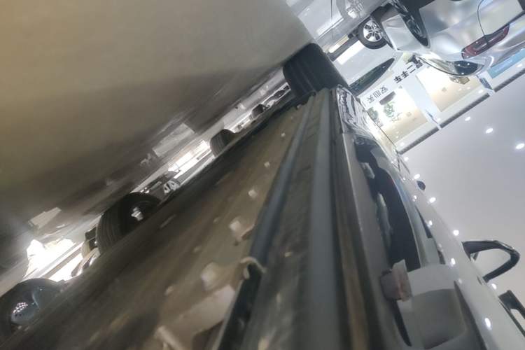 Used VOYAH COURAGE 2024 Long-Range Supercharge Edition Left Side Sill