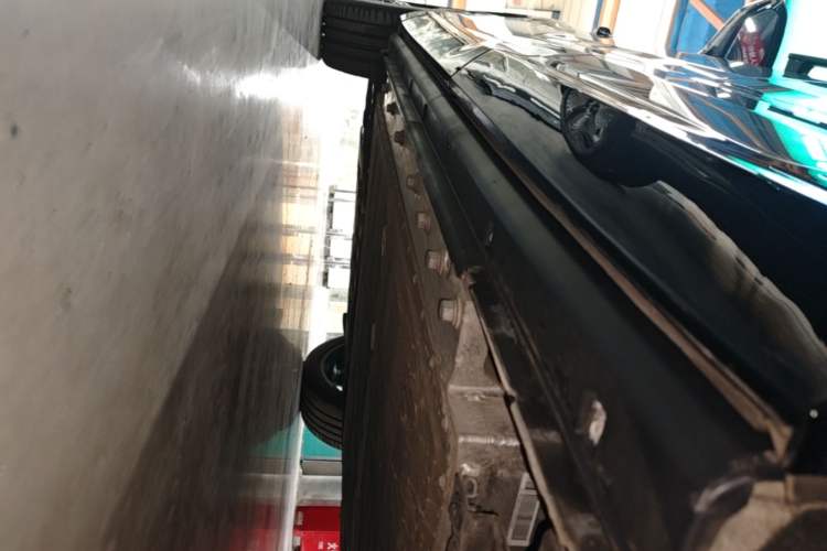 Used VOYAH COURAGE 2024 Long-Range Supercharge Edition Left Side Sill