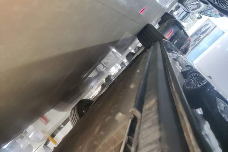 Used VOYAH COURAGE 2024 Long-Range Smart Edition Left Side Sill