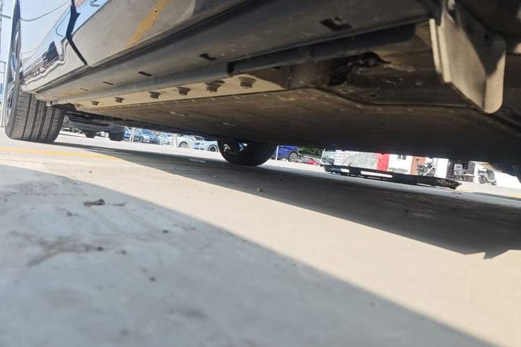 Used VOYAH COURAGE 2024 Long-Range Supercharge Edition Left Side Sill