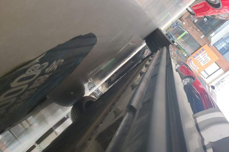 Used VOYAH COURAGE 2024 Long-Range Smart Edition Left Side Sill