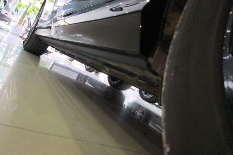 Used VOYAH COURAGE 2024 Long-Range Smart Edition Left Side Sill