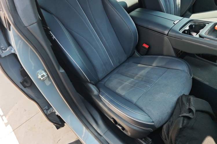 Used VOYAH COURAGE 2024 Long-Range Supercharge Edition Right Front Seat