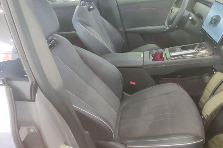 Used VOYAH COURAGE 2024 Long-Range Supercharge Edition Right Front Seat