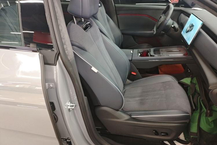 Used VOYAH COURAGE 2024 Long-Range Supercharge Edition Right Front Seat