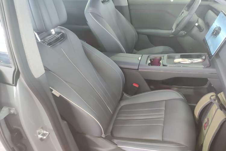Used VOYAH COURAGE 2024 Long-Range Smart Edition Right Front Seat