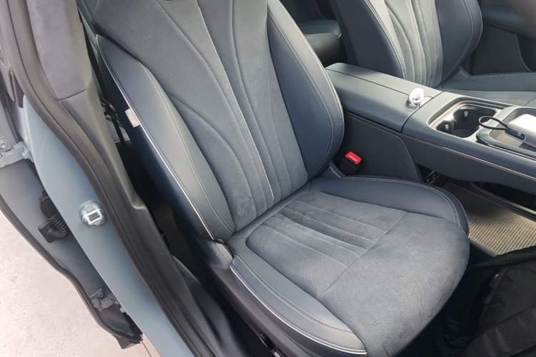 Used VOYAH COURAGE 2024 Long-Range Supercharge Edition Right Front Seat