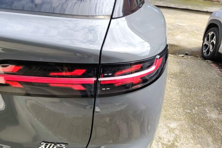 Used VOYAH COURAGE 2024 Long-Range Smart Edition Right Rear Taillight